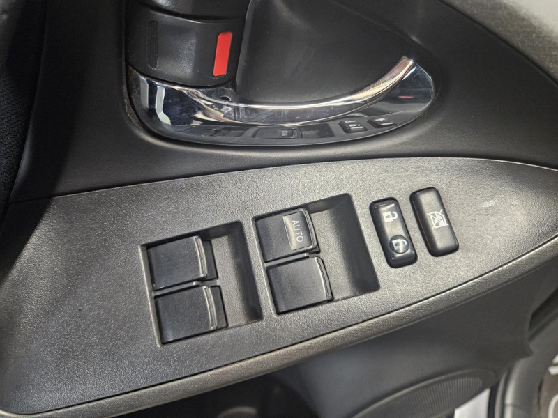 Photo 42 de l'offre de TOYOTA RAV4 2.2 D-4D 150 4WD Lounge BVM à 13990€ chez MKP Distribution
