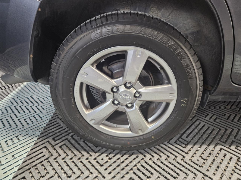Photo 45 de l'offre de TOYOTA RAV4 2.2 D-4D 150 4WD Lounge BVM à 13990€ chez MKP Distribution