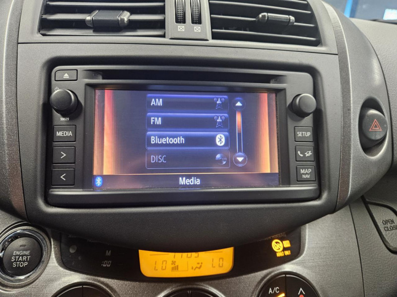 Photo 28 de l'offre de TOYOTA RAV4 2.2 D-4D 150 4WD Lounge BVM à 13990€ chez MKP Distribution