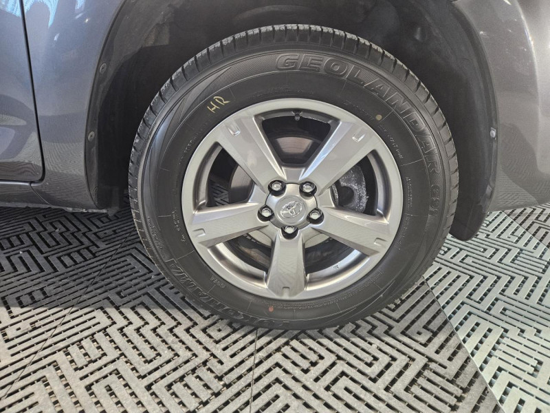 Photo 46 de l'offre de TOYOTA RAV4 2.2 D-4D 150 4WD Lounge BVM à 13990€ chez MKP Distribution