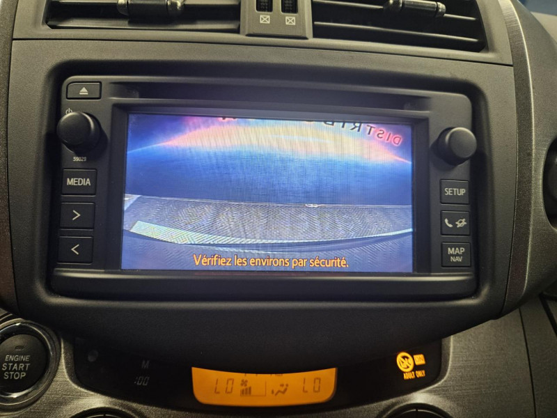 Photo 26 de l'offre de TOYOTA RAV4 2.2 D-4D 150 4WD Lounge BVM à 13990€ chez MKP Distribution