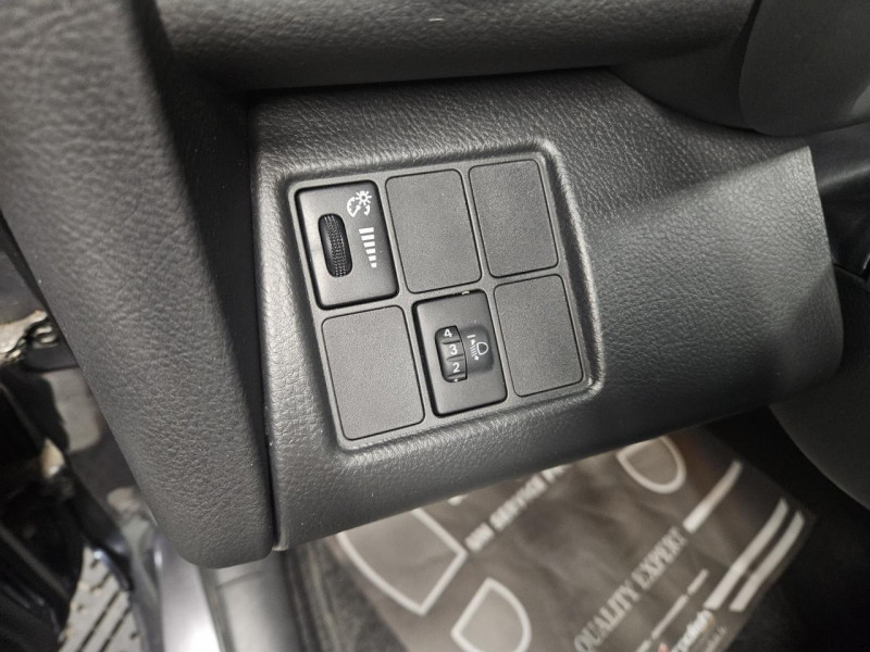 Photo 24 de l'offre de TOYOTA RAV4 2.2 D-4D 150 4WD Lounge BVM à 13990€ chez MKP Distribution