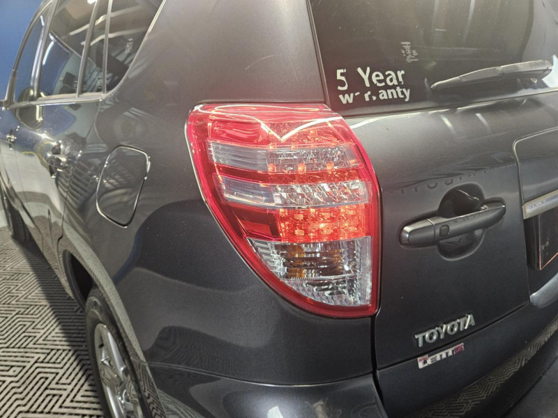 Photo 48 de l'offre de TOYOTA RAV4 2.2 D-4D 150 4WD Lounge BVM à 13990€ chez MKP Distribution