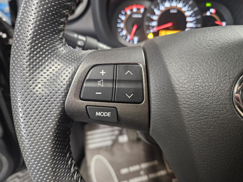 Photo 19 de l'offre de TOYOTA RAV4 2.2 D-4D 150 4WD Lounge BVM à 13990€ chez MKP Distribution