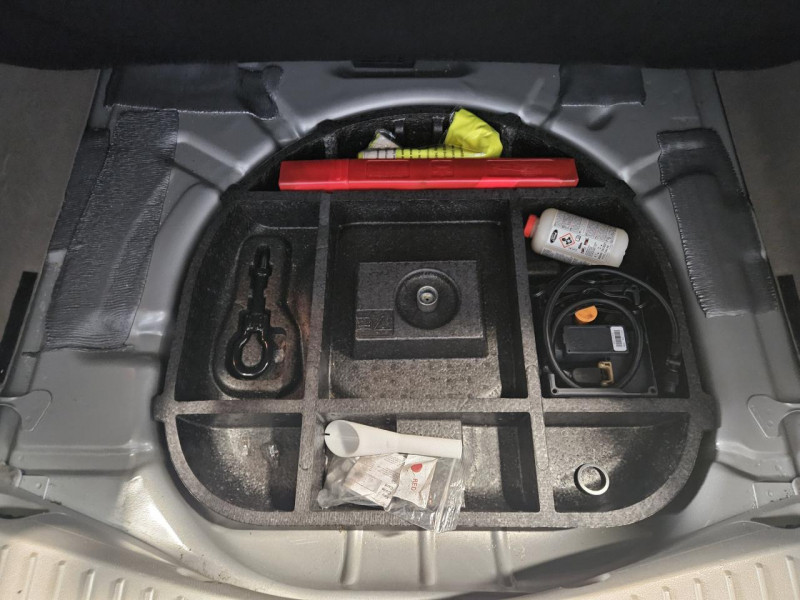 Photo 10 de l'offre de FORD C-MAX  1.5 EcoBoost 150 BVA Titanium à 12990€ chez MKP Distribution