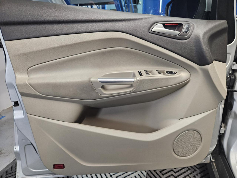 Photo 50 de l'offre de FORD C-MAX  1.5 EcoBoost 150 BVA Titanium à 12990€ chez MKP Distribution