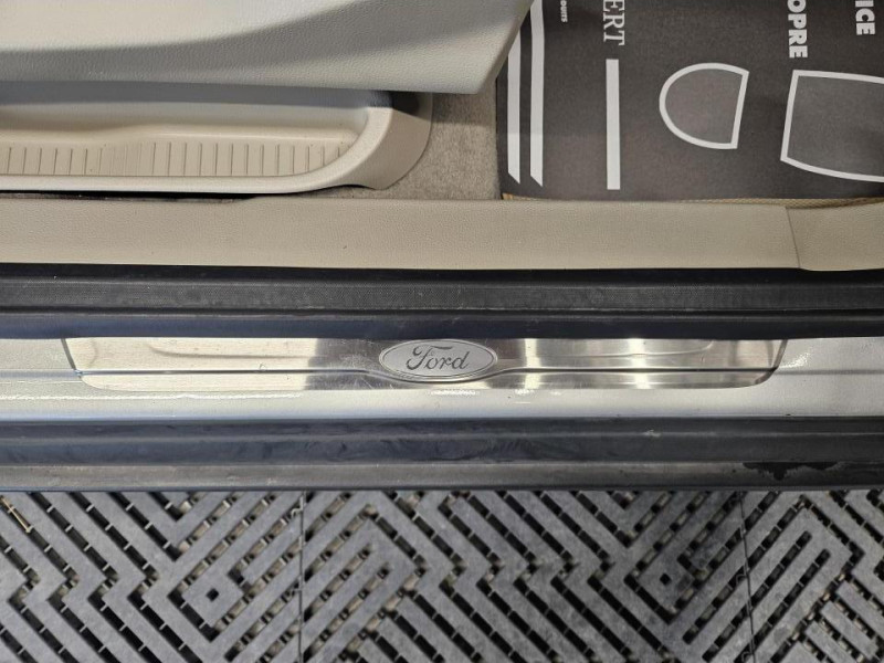 Photo 42 de l'offre de FORD C-MAX  1.5 EcoBoost 150 BVA Titanium à 12990€ chez MKP Distribution