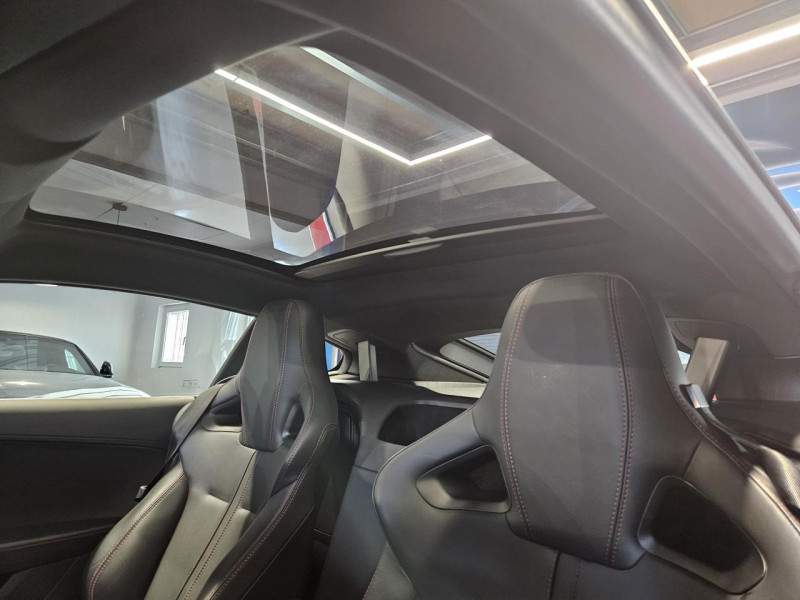 Photo 33 de l'offre de JAGUAR F-Type Coupe 3.0 V6 340 BVA8 à 36990€ chez MKP Distribution