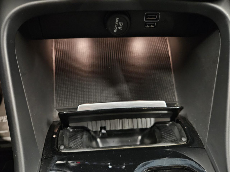 Photo 34 de l'offre de VOLVO XC40  1.5 T5 262 DCT7 R-Design à 27990€ chez MKP Distribution