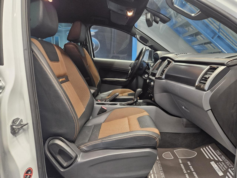 Photo 14 de l'offre de FORD RANGER DOUBLE CABINE 3.2 TDCi 200 4X4 BVA6 WILDTRAK à 33990€ chez MKP Distribution