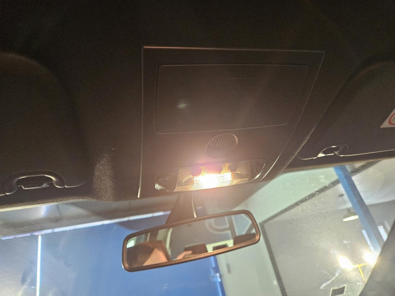 Photo 44 de l'offre de FORD RANGER DOUBLE CABINE 3.2 TDCi 200 4X4 BVA6 WILDTRAK à 33990€ chez MKP Distribution