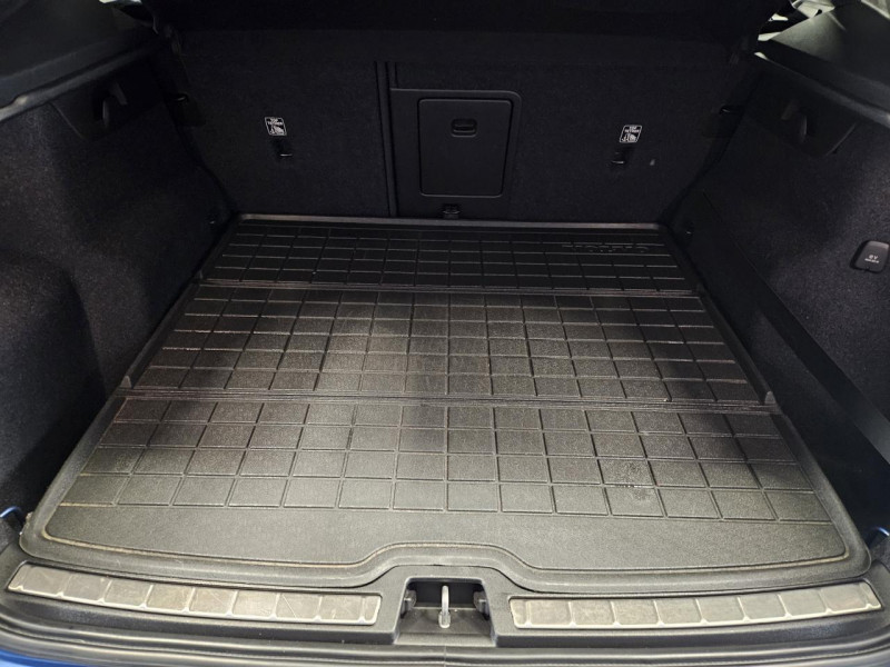 Photo 9 de l'offre de VOLVO XC40  1.5 T5 262 DCT7 R-Design à 27990€ chez MKP Distribution