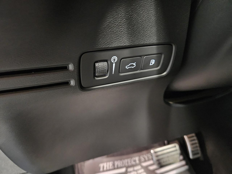 Photo 24 de l'offre de VOLVO XC40  1.5 T5 262 DCT7 R-Design à 27990€ chez MKP Distribution