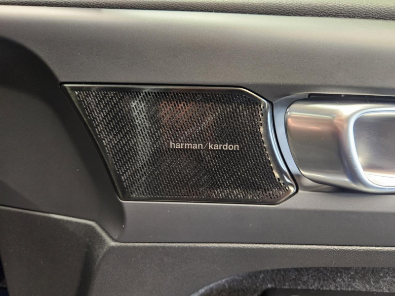 Photo 43 de l'offre de VOLVO XC40  1.5 T5 262 DCT7 R-Design à 27990€ chez MKP Distribution