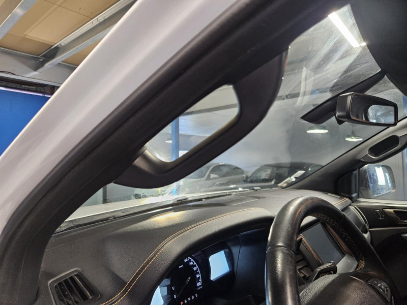 Photo 39 de l'offre de FORD RANGER DOUBLE CABINE 3.2 TDCi 200 4X4 BVA6 WILDTRAK à 33990€ chez MKP Distribution