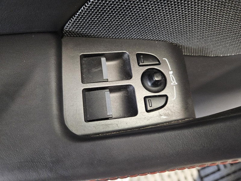 Photo 47 de l'offre de JAGUAR F-Type Coupe 3.0 V6 340 BVA8 à 36990€ chez MKP Distribution