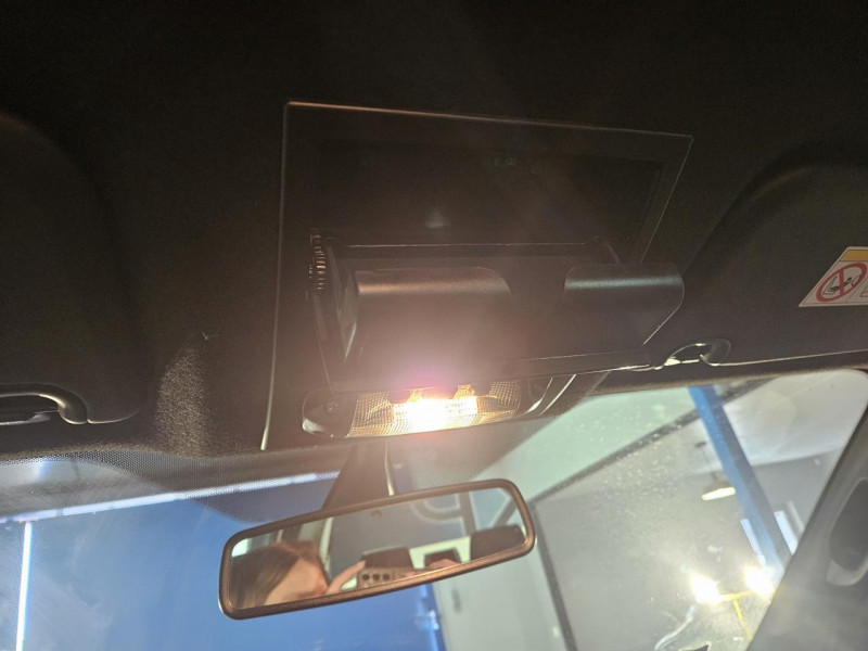 Photo 45 de l'offre de FORD RANGER DOUBLE CABINE 3.2 TDCi 200 4X4 BVA6 WILDTRAK à 33990€ chez MKP Distribution