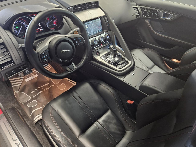 Photo 10 de l'offre de JAGUAR F-Type Coupe 3.0 V6 340 BVA8 à 36990€ chez MKP Distribution