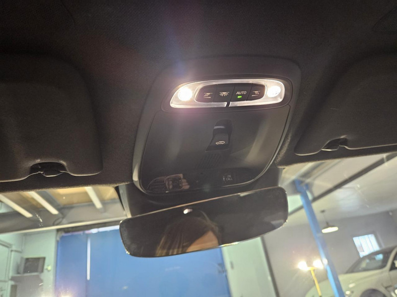 Photo 46 de l'offre de VOLVO XC40  1.5 T5 262 DCT7 R-Design à 27990€ chez MKP Distribution