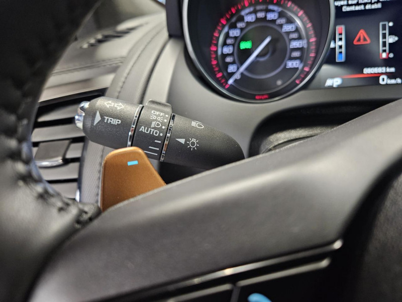 Photo 17 de l'offre de JAGUAR F-Type Coupe 3.0 V6 340 BVA8 à 36990€ chez MKP Distribution