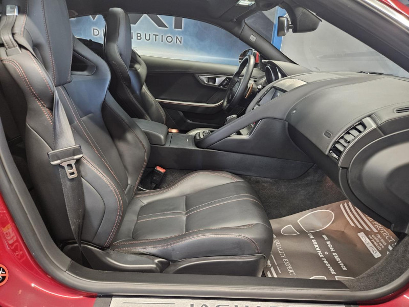 Photo 12 de l'offre de JAGUAR F-Type Coupe 3.0 V6 340 BVA8 à 36990€ chez MKP Distribution