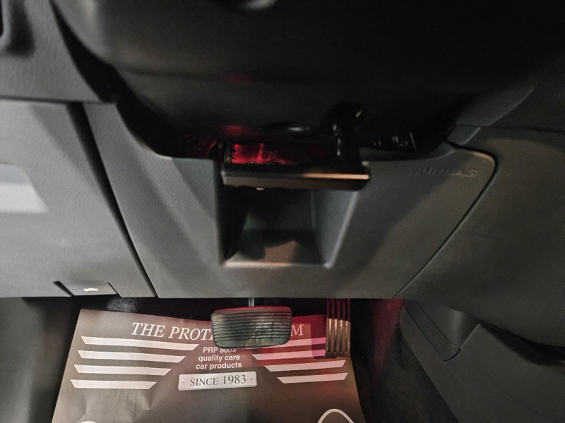 Photo 23 de l'offre de FORD RANGER DOUBLE CABINE 3.2 TDCi 200 4X4 BVA6 WILDTRAK à 33990€ chez MKP Distribution