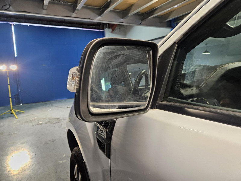 Photo 49 de l'offre de FORD RANGER DOUBLE CABINE 3.2 TDCi 200 4X4 BVA6 WILDTRAK à 33990€ chez MKP Distribution