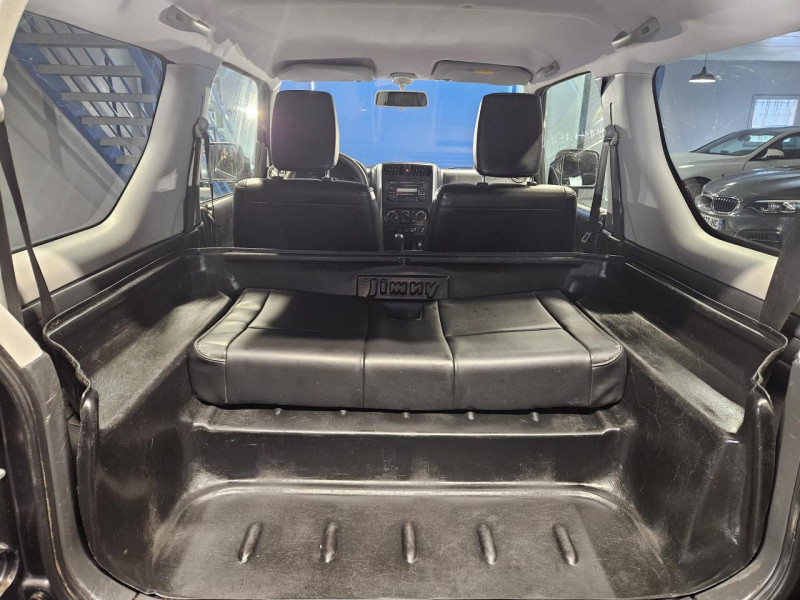 Photo 10 de l'offre de SUZUKI JIMNY  1.3 VVT 85 BVM5 JLX à 14990€ chez MKP Distribution