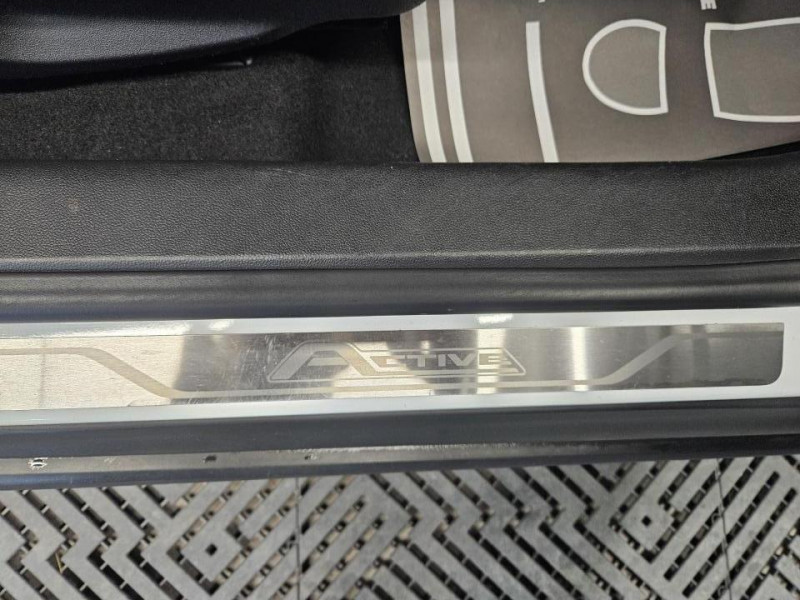 Photo 43 de l'offre de FORD FOCUS ACTIVE 1.0 EcoBoost 125 ST-Line BVM à 12490€ chez MKP Distribution