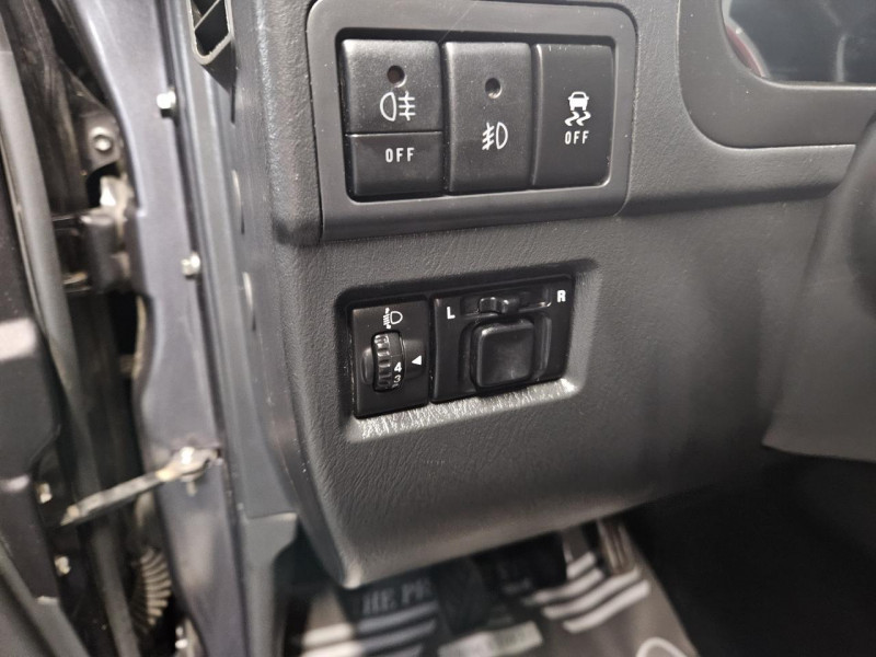 Photo 21 de l'offre de SUZUKI JIMNY  1.3 VVT 85 BVM5 JLX à 14990€ chez MKP Distribution