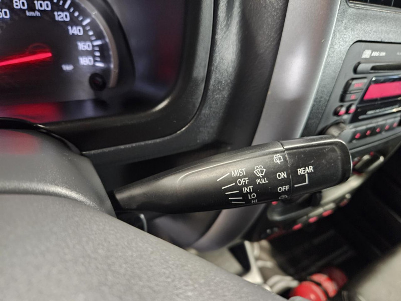 Photo 20 de l'offre de SUZUKI JIMNY  1.3 VVT 85 BVM5 JLX à 14990€ chez MKP Distribution