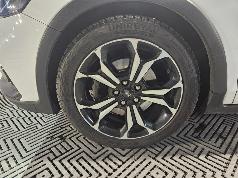 Photo 50 de l'offre de FORD FOCUS ACTIVE 1.0 EcoBoost 125 ST-Line BVM à 12490€ chez MKP Distribution