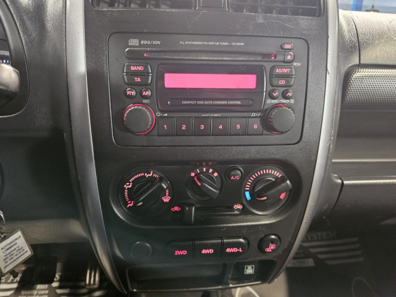 Photo 23 de l'offre de SUZUKI JIMNY  1.3 VVT 85 BVM5 JLX à 14990€ chez MKP Distribution