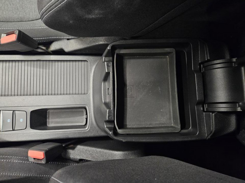 Photo 35 de l'offre de FORD FOCUS ACTIVE 1.0 EcoBoost 125 ST-Line BVM à 12490€ chez MKP Distribution