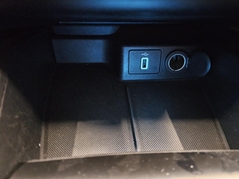 Photo 30 de l'offre de FORD FOCUS ACTIVE 1.0 EcoBoost 125 ST-Line BVM à 12490€ chez MKP Distribution