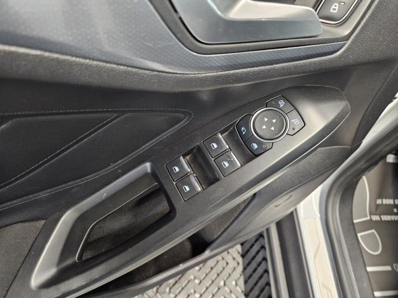 Photo 46 de l'offre de FORD FOCUS ACTIVE 1.0 EcoBoost 125 ST-Line BVM à 12490€ chez MKP Distribution