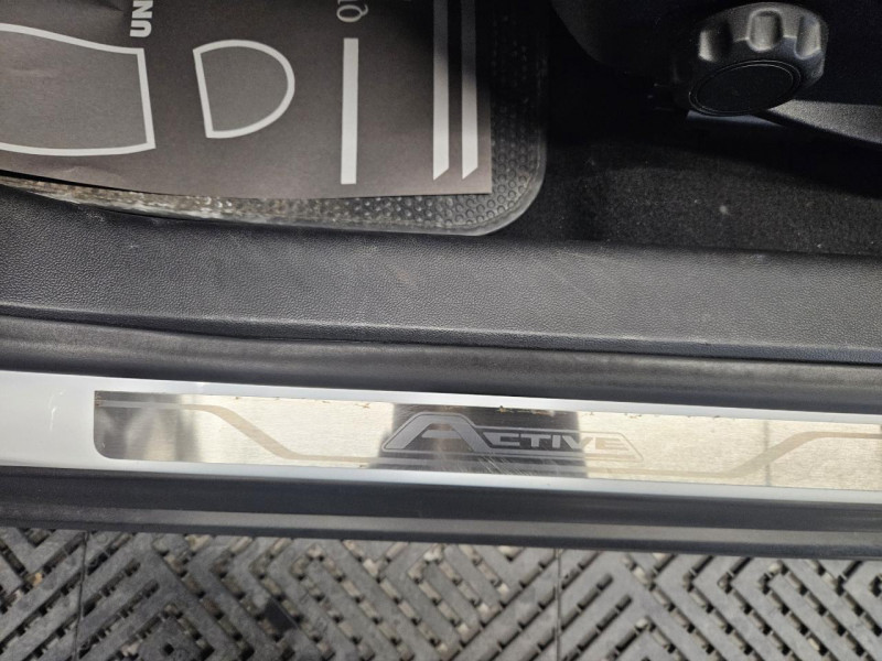 Photo 44 de l'offre de FORD FOCUS ACTIVE 1.0 EcoBoost 125 ST-Line BVM à 12490€ chez MKP Distribution