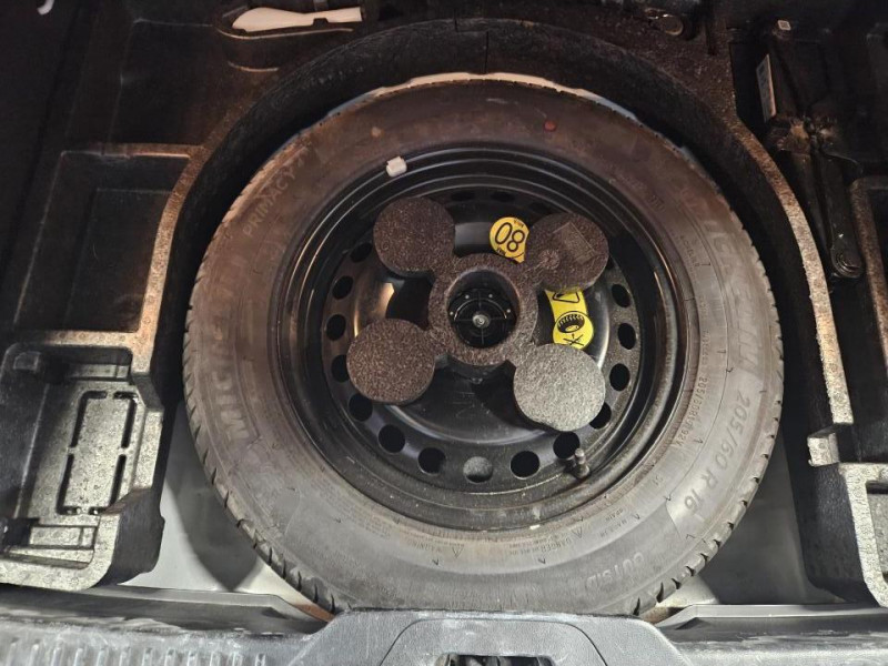 Photo 10 de l'offre de FORD FOCUS ACTIVE 1.0 EcoBoost 125 ST-Line BVM à 12490€ chez MKP Distribution