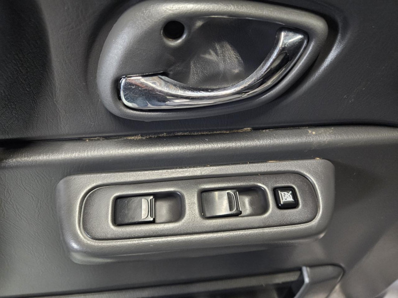 Photo 32 de l'offre de SUZUKI JIMNY  1.3 VVT 85 BVM5 JLX à 14990€ chez MKP Distribution