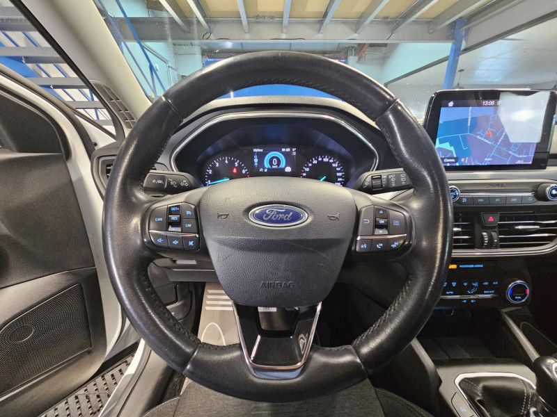 Photo 18 de l'offre de FORD FOCUS ACTIVE 1.0 EcoBoost 125 ST-Line BVM à 12490€ chez MKP Distribution