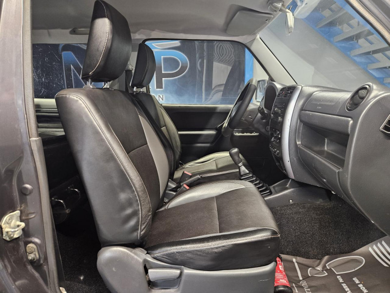 Photo 16 de l'offre de SUZUKI JIMNY  1.3 VVT 85 BVM5 JLX à 14990€ chez MKP Distribution