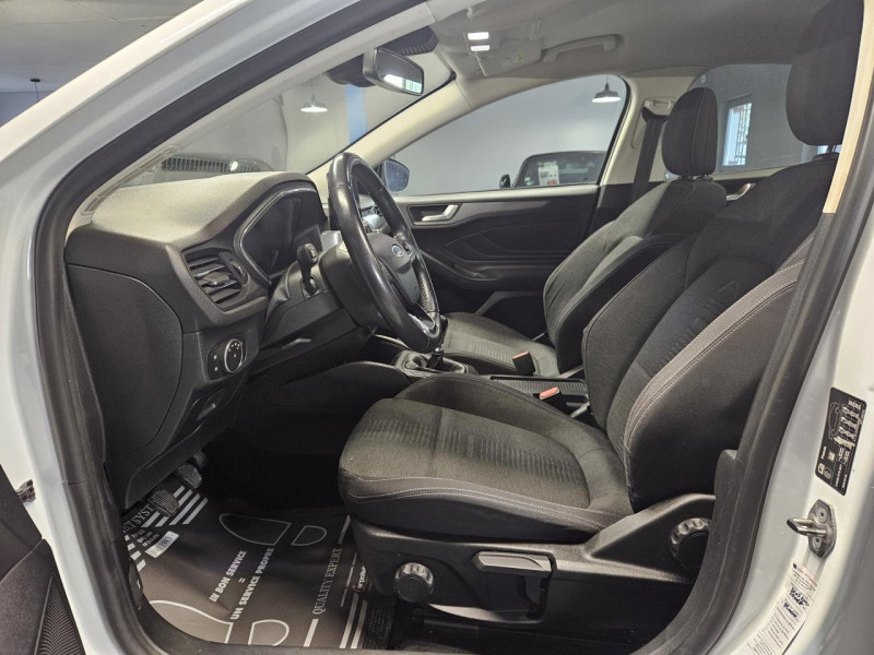 Photo 13 de l'offre de FORD FOCUS ACTIVE 1.0 EcoBoost 125 ST-Line BVM à 12490€ chez MKP Distribution