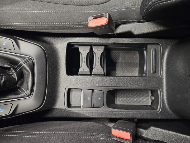 Photo 33 de l'offre de FORD FOCUS ACTIVE 1.0 EcoBoost 125 ST-Line BVM à 12490€ chez MKP Distribution