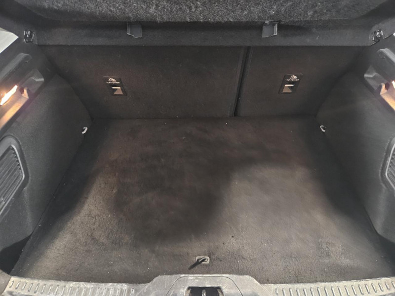 Photo 9 de l'offre de FORD FOCUS ACTIVE 1.0 EcoBoost 125 ST-Line BVM à 12490€ chez MKP Distribution