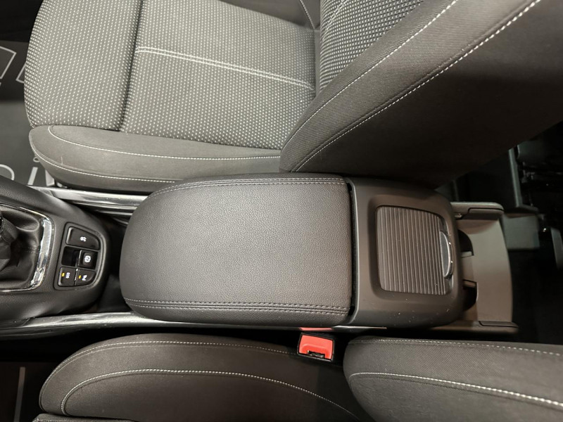 Photo 29 de l'offre de OPEL ZAFIRA 1.6 CDTI 134 ELITE 7PL PHASE 2 BVM à 14990€ chez MKP Distribution