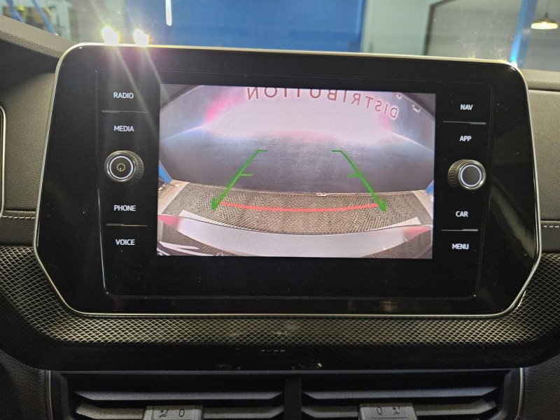 Photo 26 de l'offre de VOLKSWAGEN T-CROSS 1.5 TSI 150 DSG7  R-Line à 26990€ chez MKP Distribution