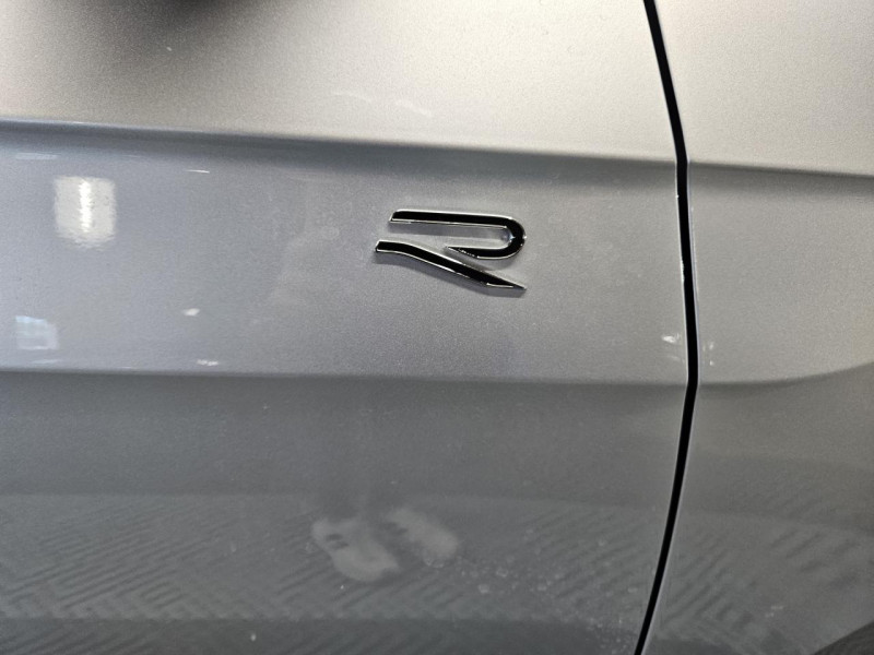Photo 42 de l'offre de VOLKSWAGEN T-CROSS 1.5 TSI 150 DSG7  R-Line à 26990€ chez MKP Distribution