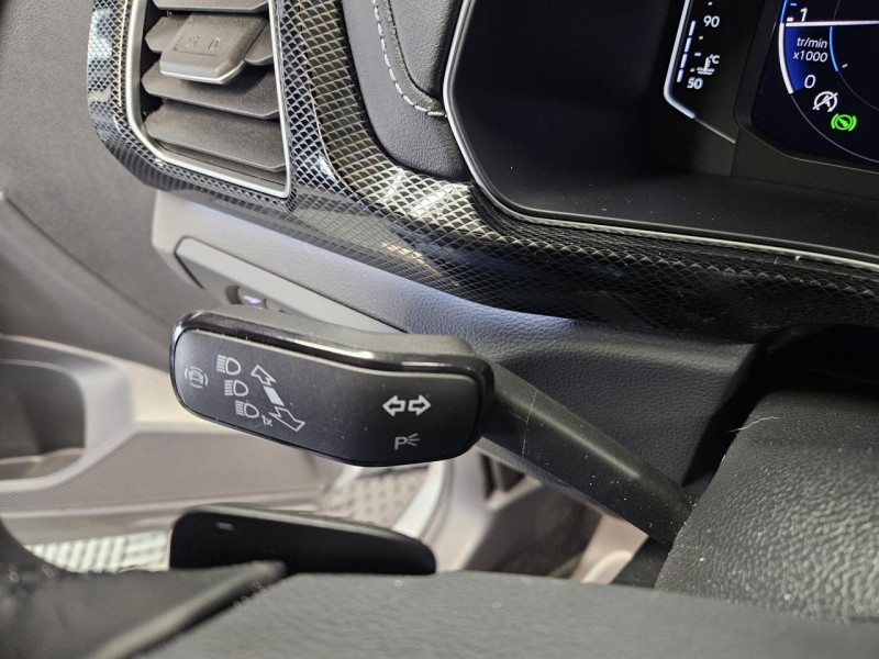 Photo 21 de l'offre de VOLKSWAGEN T-CROSS 1.5 TSI 150 DSG7  R-Line à 26990€ chez MKP Distribution