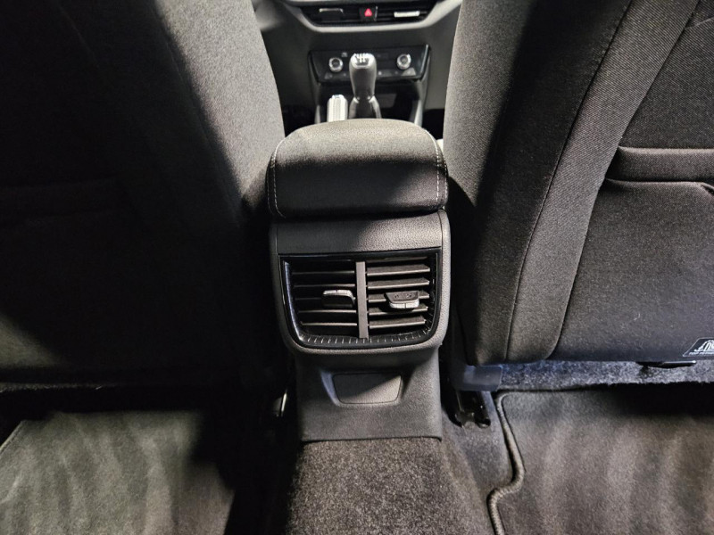 Photo 39 de l'offre de SKODA FABIA  1.0 TSI 95 Selection BVM 5 à 15490€ chez MKP Distribution