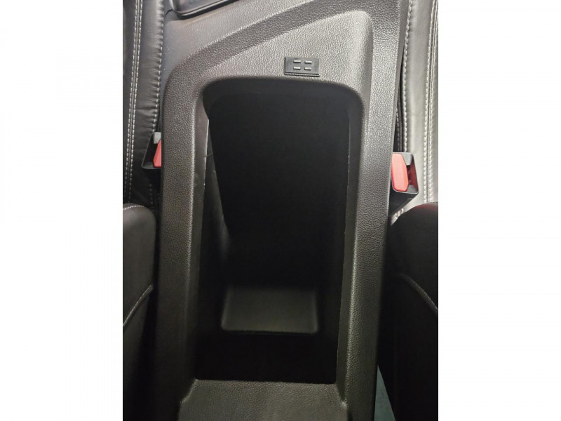 Photo 35 de l'offre de RENAULT ESPACE 1.6 dCi 160 Energy  Initiale Paris EDC 7PL à 15990€ chez MKP Distribution